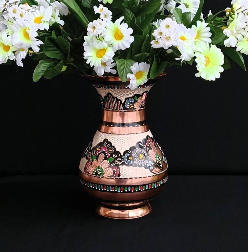 Vase décoratif en cuivre, vase pour fleurs, cadeau pour elle, décor en cuivre rustique, cadeau de mariage, cadeaux pour la maison, pot de fleurs en cuivre, cadeau de fête des mères image 9