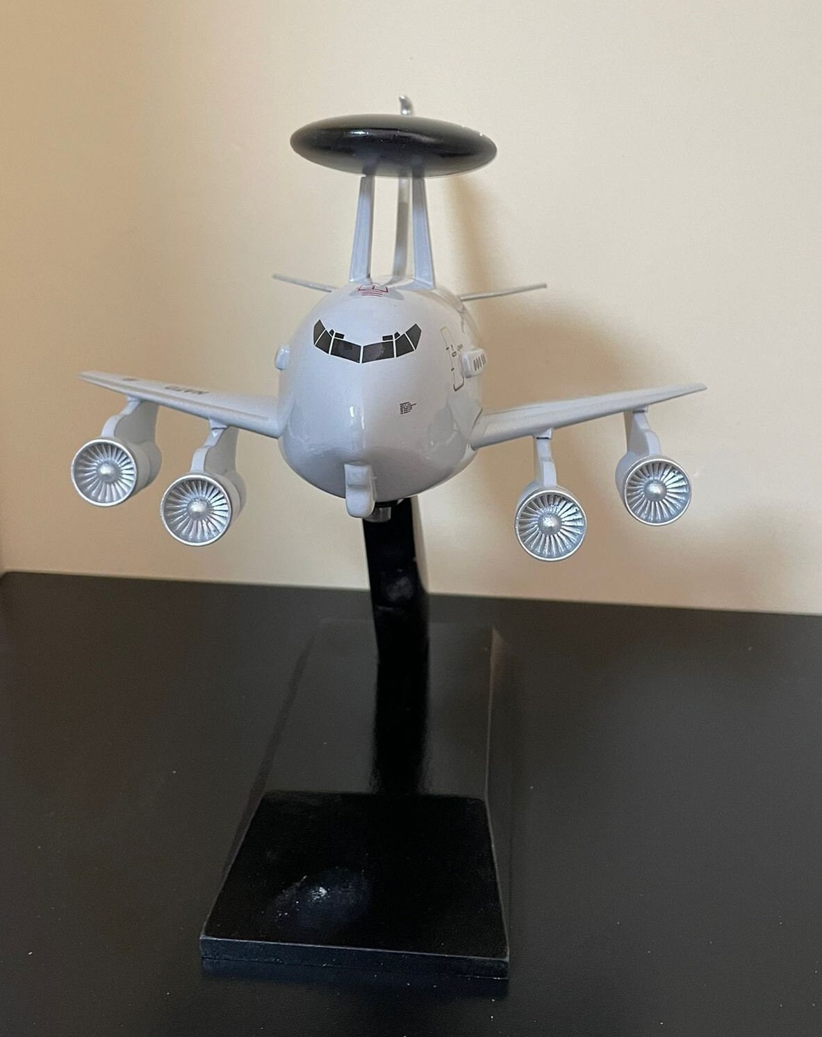 boeing-nato-awacs-e-3a-sentry-stump-chubby-model-pilot-souvenir