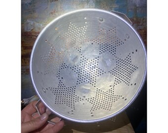 Vintage Aluminum Star Pattern Colander Footed Strainer Made in Hong Kong Silver