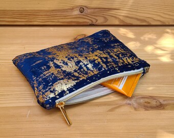 Oriental-style pouch made of Moroccan velvet in blue & gold