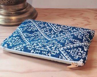 Kosmetiktasche aus marokkanischem Stoff mit dem traditionellen Tarz-el-Fesi Muster