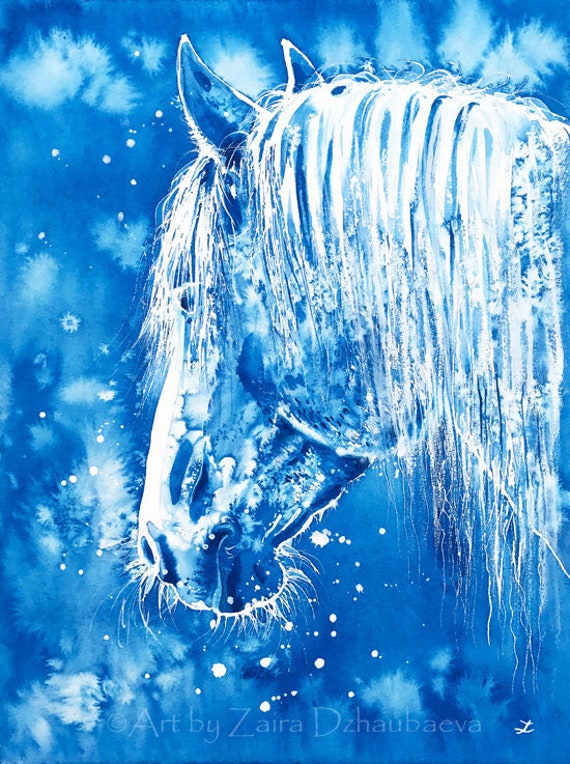 青い背景に白い馬 オリジナル水彩画 乗馬壁アート ムスタング 長い