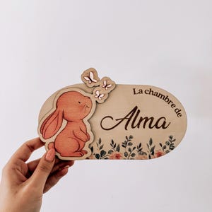 Personalized door sign for children&#39;s room with engraving and children and animal in relief, children&#39;s room door decoration