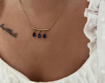 Gold stainless steel necklace with navy blue stone ••GEYSEN