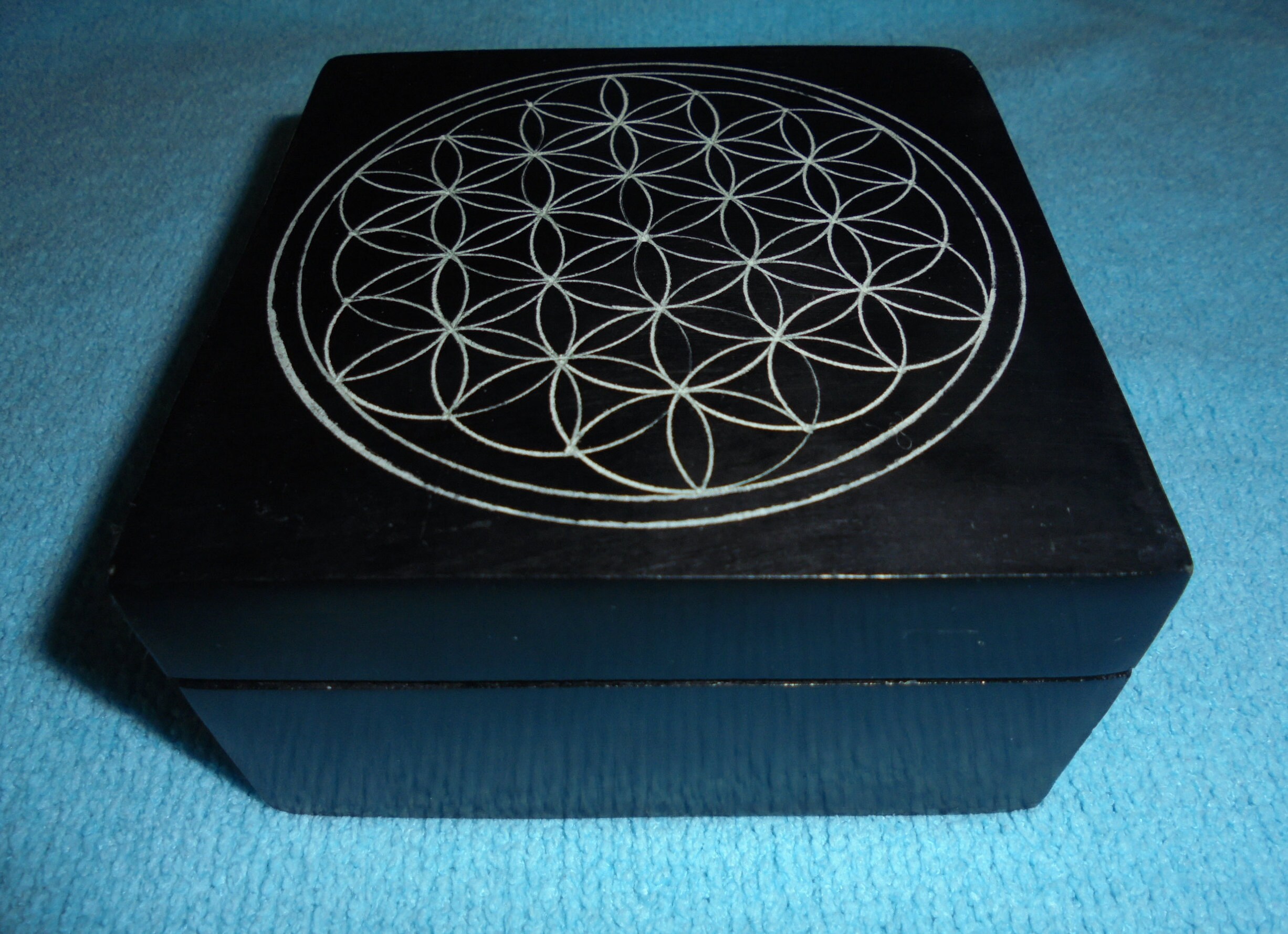 Coffret Fleur de Vie, Boite Carrée en Pierre Noire. Géométrie Sacrée