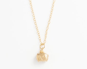 18ct Gold Vermeil Pusheen Swiss Roll Necklace – Gifts for her, Handmade Gifts, Perfect for Dessert Lovers