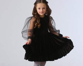 Robe en velours noir avec manches en tulle Robe de fille de fleur Robe de fille en velours noir Robe de fille en bas âge noire Robe de fête pour tout-petits Robe d’anniversaire