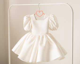 Elfenbein Blumenmädchen Kleid, 1. Geburtstag Kleid, Champagner Blumenmädchen Kleid, Satin Blumenmädchen Kleid, Puffärmel Kleid Mädchen, Prinzessin Kleid