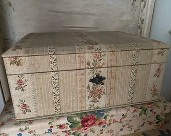 absolutely stunning fabric box,absolute rarity brocante,1920