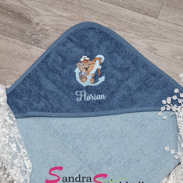 Hooded towel embroidered with name / baby gift