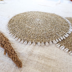 Set of natural seagrass placemats with cowrie shell,  dinnerware set, wicker boho placemat, table decor pad, wedding placemat set