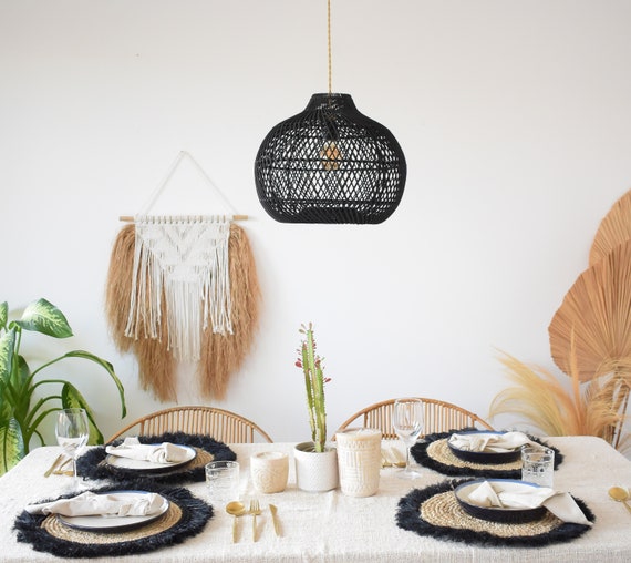 Handgefertigter Rattan Lampenschirm KANAWA BLACK Wicker Kronleuchter  Beleuchtung Schwarze Rattan Hängelampe Gewebte Pendelleuchte Boho Home  Decor