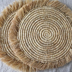 Raffia Fringed Placemats 001 | Natural eco-friendly sustainable straw placemat/table charger ideal for wedding, event, christmas decor