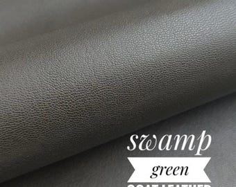 Piel de oveja italiana verde oscuro: suave y flexible, ideal para manualidades.