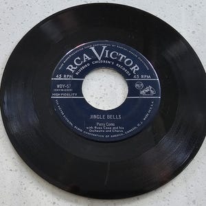 Perry Como - Jingle Bells / Santa Claus Is Comin&#39; To Town - Original 1957 7&quot; | Build A Fantastic Vinyl Record Collection | FREE UK Delivery