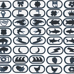 Puede incluir: Un conjunto de 40 iconos en blanco y negro en un marco ovalado blanco con un borde azul oscuro. Los iconos representan varios temas, incluyendo la naturaleza, los animales, los deportes y la comida.