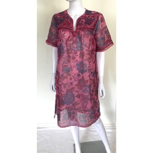 Robe indienne en gaze de coton fleurie vintage | M L | Fil à rayures métalliques | Rose