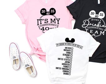 Camiseta del equipo "Es mi 40.º cumpleaños", camiseta del equipo "Celebrando mi 40.º cumpleaños", camiseta del equipo "Bebiendo alrededor del mundo", camiseta del equipo "Bebiendo Disney", camiseta del equipo "Cumpleaños bebiendo".