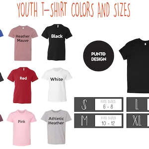 K&ouml;nnte beinhalten: T-Shirt-Farben- und Gr&ouml;&szlig;entabelle f&uuml;r Jugendliche. Die Tabelle zeigt 10 verschiedene T-Shirt-Farben, darunter Heather True Royal, Heather Mauve, Schwarz, Dark Grey Heather, Rot, Wei&szlig;, Heather Maroon, Pink und Athletic Heather. Die Tabelle zeigt auch die verf&uuml;gbaren Gr&ouml;&szlig;en: S (passt f&uuml;r Gr&ouml;&szlig;en 6-8), M (passt f&uuml;r Gr&ouml;&szlig;en 10-12), L (passt f&uuml;r Gr&ouml;&szlig;en 14-16) und XL (passt f&uuml;r Gr&ouml;&szlig;en 18-20).