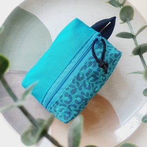 Leo Federmappe Boxbag, Leomuster Federmappe, Stiftetasche mit Leopardenmuster, Mini Tasche, süße kleine Tasche mit Muster, Geschenke für Sie