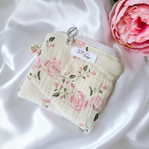 Gesteppte mini Tasche floral, niedliche Brieftasche, kleine Makeup Tasche, Handmade beauty pouch, Täschchen mit Innenfutter, Coquette bags
