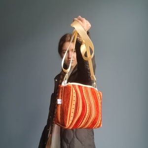 Umhängetasche Damen Ethno Boho Stil, kleine Crossbodytasche, Handytasche aus Stoff, handgemacht aus Jaquard mit Gurt, Festivalbag, Retro