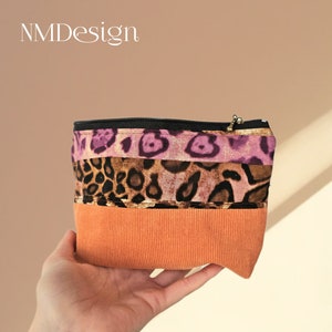 Borsa per cosmetici Leo - astuccio con stampa animalier, borsa per il trucco, borsa per penne, astuccio cucito in cotone viscosa marrone ocra, idea regalo