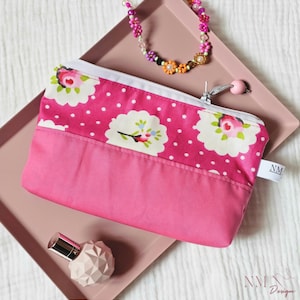 Piccola borsa cosmetica con fiori rosa, graziosa borsa per il trucco impermeabile rivestita in rosa, beauty case / regalo fatto a mano per la fidanzata