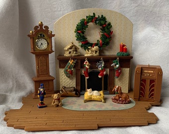 HALLMARK Keepsake Ornament Collector&#39;s Club Studio Limited Edition &quot;The Family Room&quot;!
