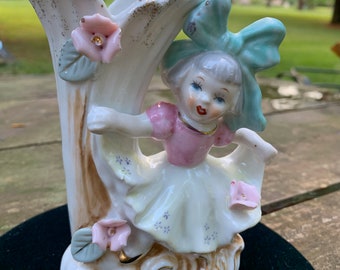 Affascinante Piccola Ragazza Figurine & 3 Hankies!