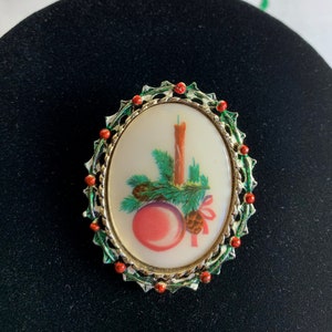 Lovely Oval Christmas Pin