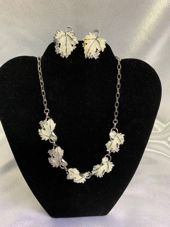 SARAH COVENTRY White Enamel Grape Leaf Necklace a… - image 1