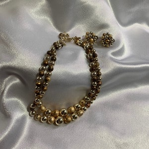 Really Cool Gold tone Necklace & Clip Earrings Set!
