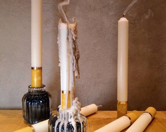 BOLSIUS Lot de 30 longues bougies coniques blanches – Cire non parfumée de qualité supérieure – 8 heures de combustion sans gouttes – Pour décoration d'intérieur, mariages, fêtes et occasions