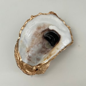 Oyster Shell Décor Natural and Gold, Ring Dish, Bridal Gift, MOH Bridesmaid gift, Jewelry holder, home design decor, engagement present