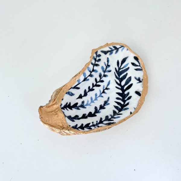 Blue & White Oyster Shell Ring Dish, Oyster decor, Ring Bowl, Dish, Chinoiserie, Topiary, Jewelry holder, Bridesmaid Gift, Mother of Bride