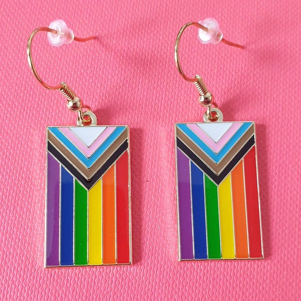 Boucles d'oreilles drapeau LGBTQ+ avec pendentif Gay Progress Rainbow Inclusive Jewellery