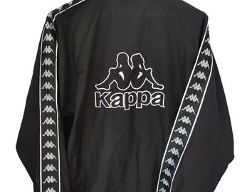 Vintage 90er Jahre Original KAPPA Side Taped Kappa Italia Light Windbreaker Italia Kappa Sportswear Spell out Large Milano Italy Black Street Wear