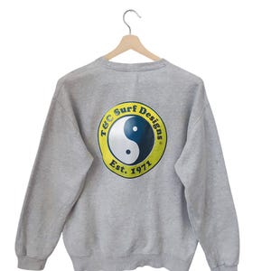 2000s Vintage Ying Yang Town & Country Pearl City Hawaii  T and C Aloha Hawaii Dane kealoha memorials Town and Country Sweatshirt sz M