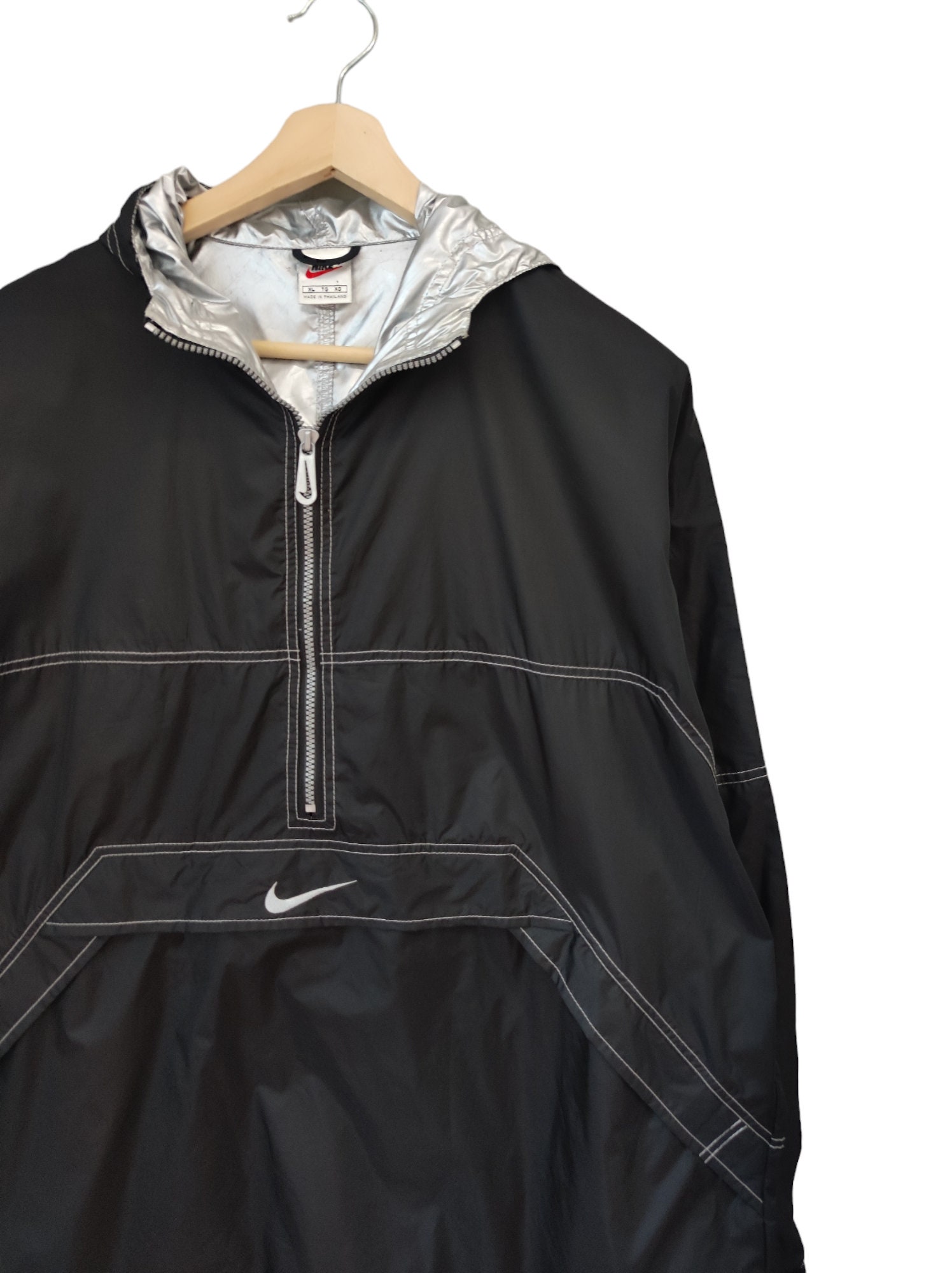 NIKE Block Nike 90s Black Jacket With Silver Lining Nike Light 