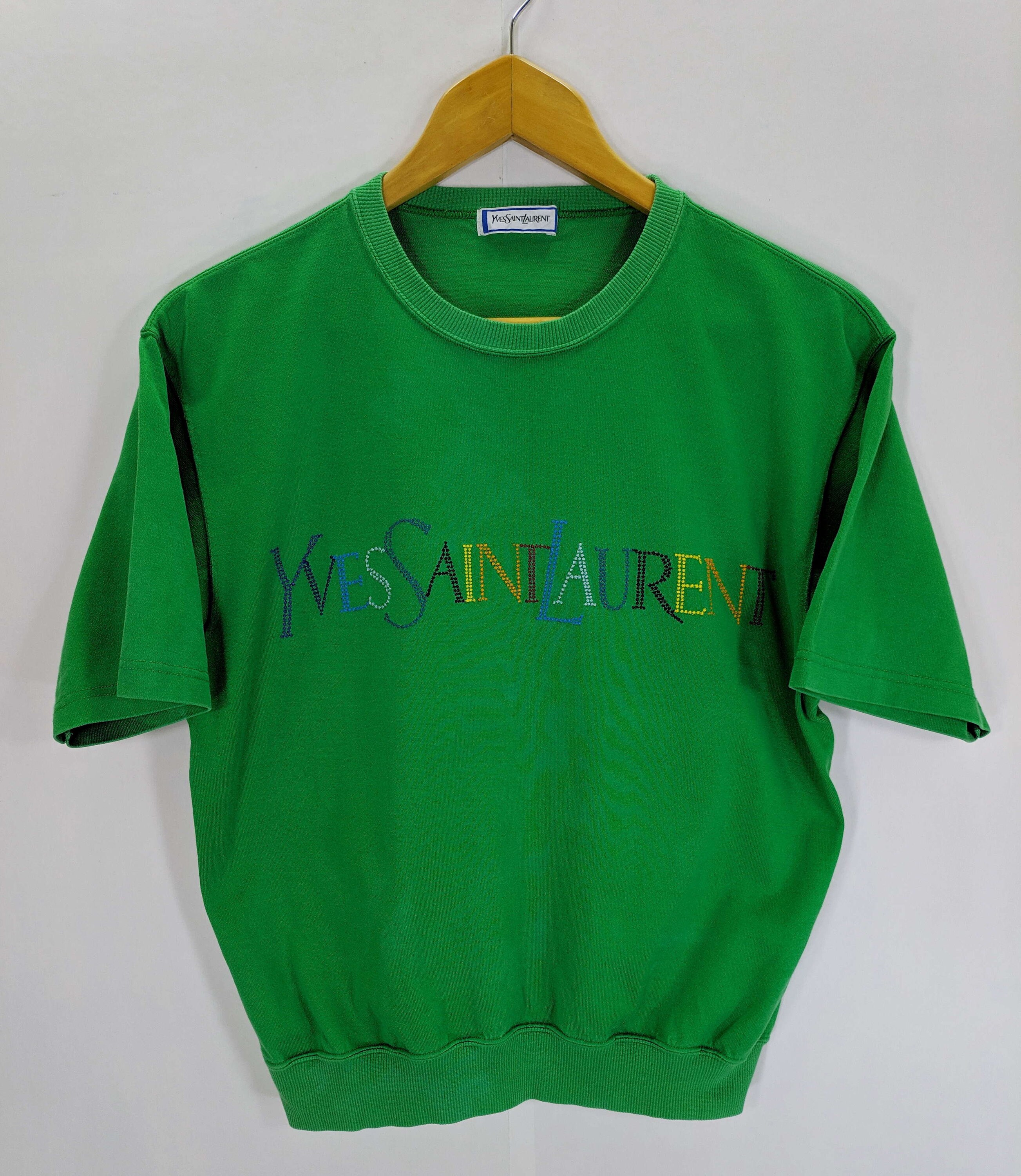 Kleding Gender-neutrale kleding volwassenen Hoodies & Sweatshirts Sweatshirts Vintage 90s YSL Small Colourful Logo Crewneck Sweatshirt 