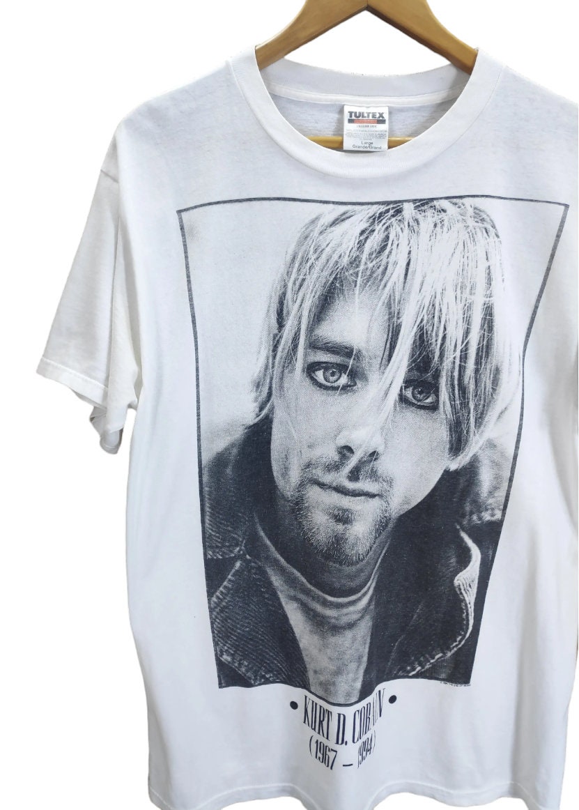 Vintage Nirvana Kurt Cobain Memorial Tour Concert T-shirt Vintage