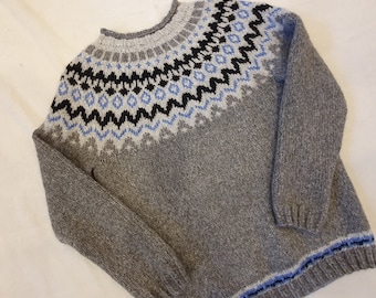 Nordischer Islandpullover - UK 14 M/L - Handgestrickt aus Merino und Baby Alpaka - Mittelgrau mit Hellgrau, Schwarz und Blau