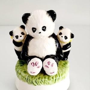 Vintage Otagiri Ceramic Panda Rotating Musical Heartprint Figurine Japan
