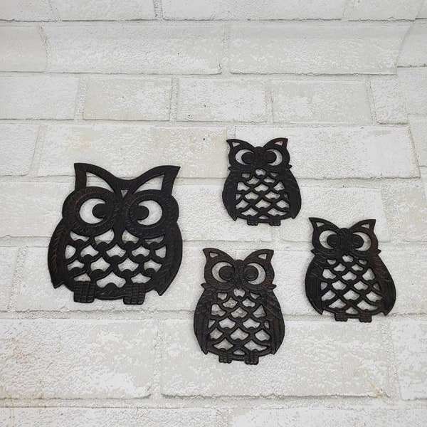 Vtg Set of Owls Wrought Iron Trivets Mama and 3 baby owls Footed Taiwan Perfect for wall decor or Teapot and tea cups
