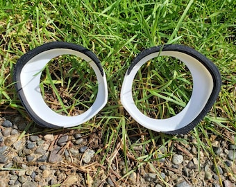 3D-fursuit-oogstoffering met eyeliner