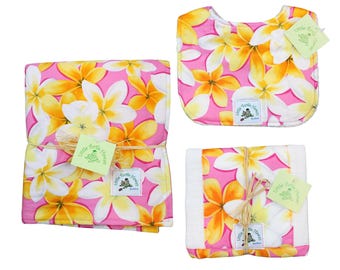 Set de regalo de 3 piezas Set de regalo para bebé hawaiano Manta babero y paño eructador Hecho en Hawái Baby Shower hawaiano: Lei Aloha Rosa y Amarillo