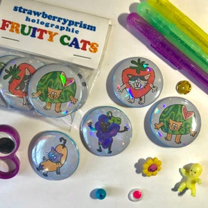 Lot de 4 épingles à boutons holographiques Fruity Cats (37 mm)