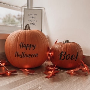 Svarta blandade typsnitt och ansikten Halloween pumpa fönster dörr Halloween klistermärken etiketter - DIY familjekul - ingen röra