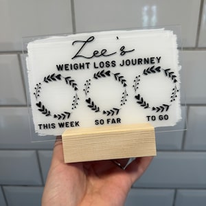 Gepersonaliseerde naamkrans 10 x 15 cm doorzichtig acryl geschilderd Gewichtsverliestraject Afslanken Tracker-trackerbord met houten basis en uitwisbare pen